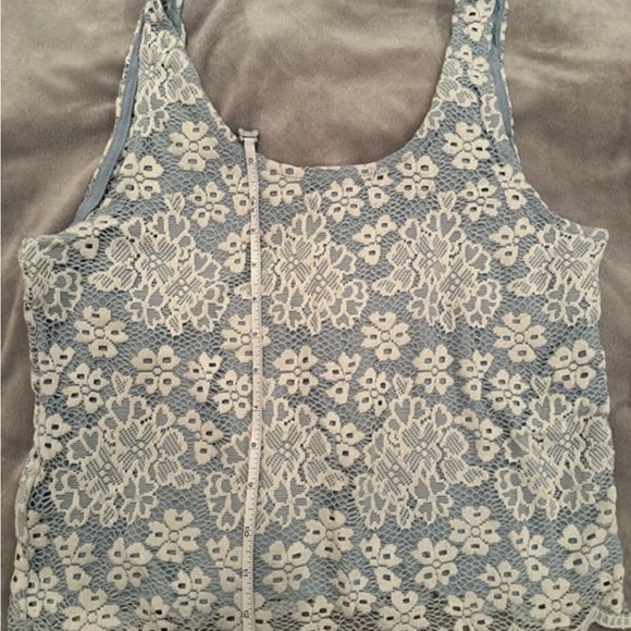 TOPSHOP Floral Top - Picture 4 of 4